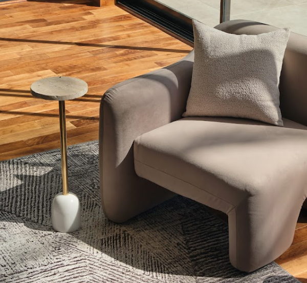 Petit Side Table